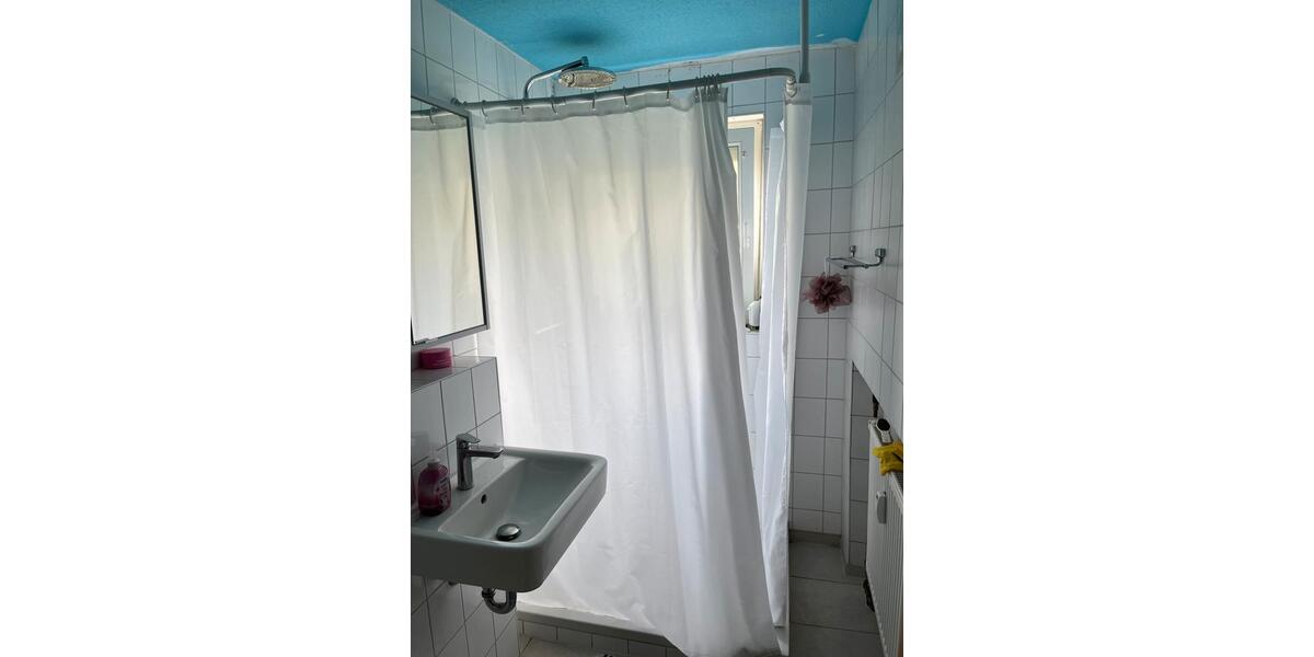 Wohnen auf Zeit Metzingen - 11 Zimmer, 85 m&sup2;, 485&euro; | Angebot:26677518