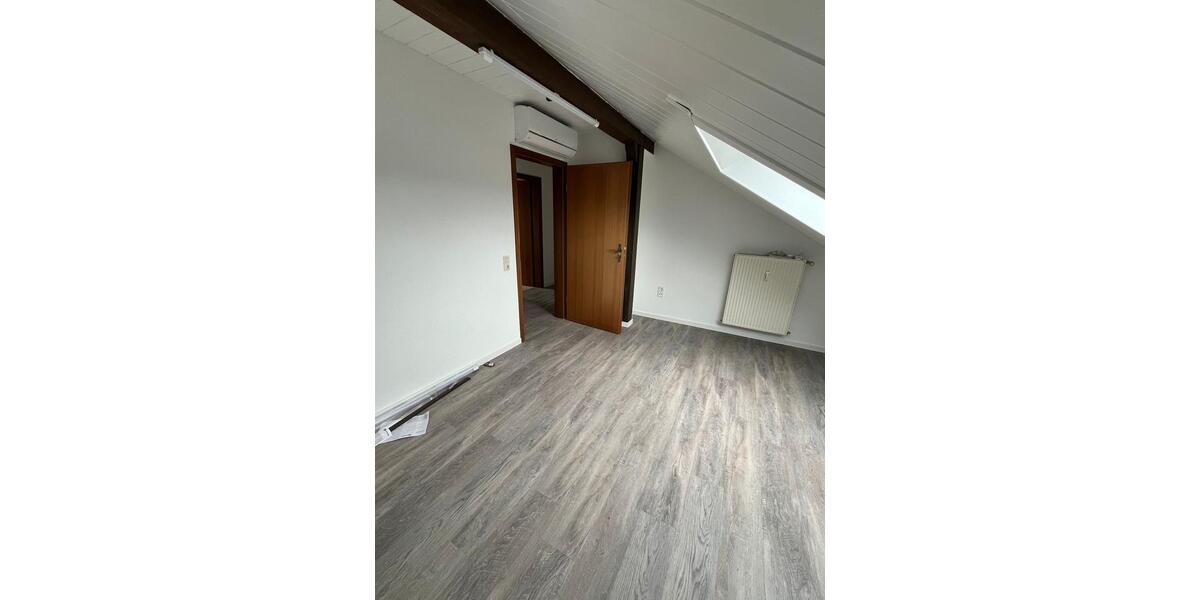 Dachgeschoßwohnung Neunkirchen Heinitz - 3 Zimmer, 80 m&sup2;, 680&euro; | Angebot:26481387