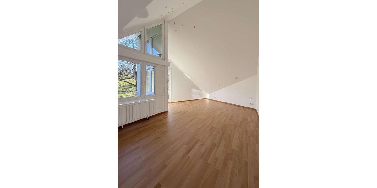 Einfamilienhaus Nürtingen - 5.5 Zimmer, 175 m&sup2;, 2.500&euro; | Angebot:24571134