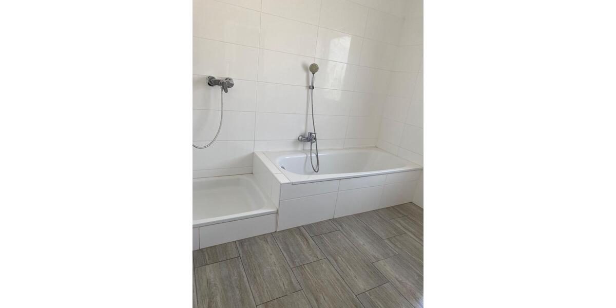 Etagenwohnung Ludwigshafen am Rhein Parkinsel - 3 Zimmer, 100 m&sup2;, 1.100&euro; | Angebot:26615779