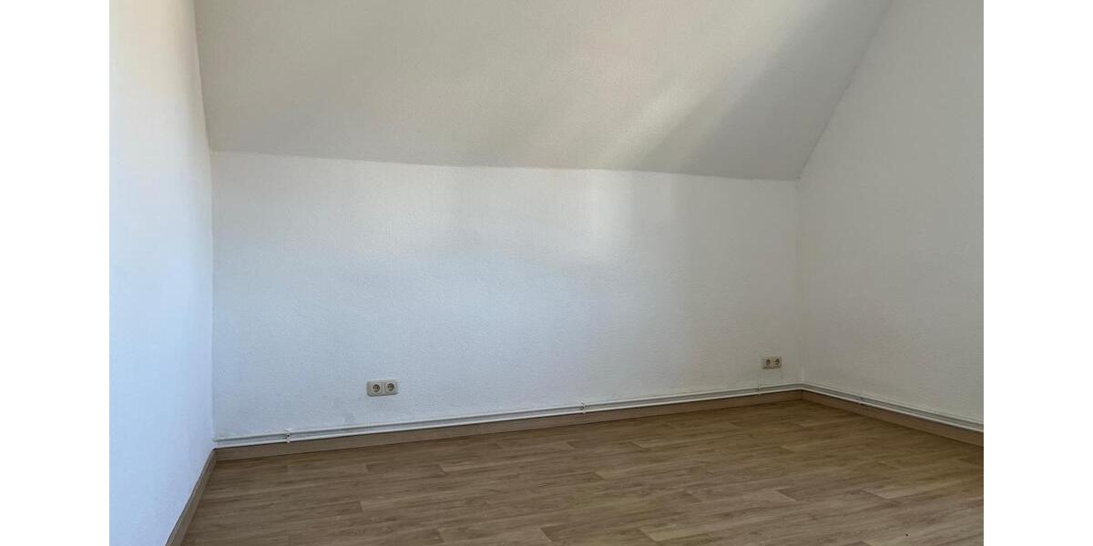 Dachgeschoßwohnung Mittweida - 2 Zimmer, 44 m&sup2;, 260&euro; | Angebot:26646299
