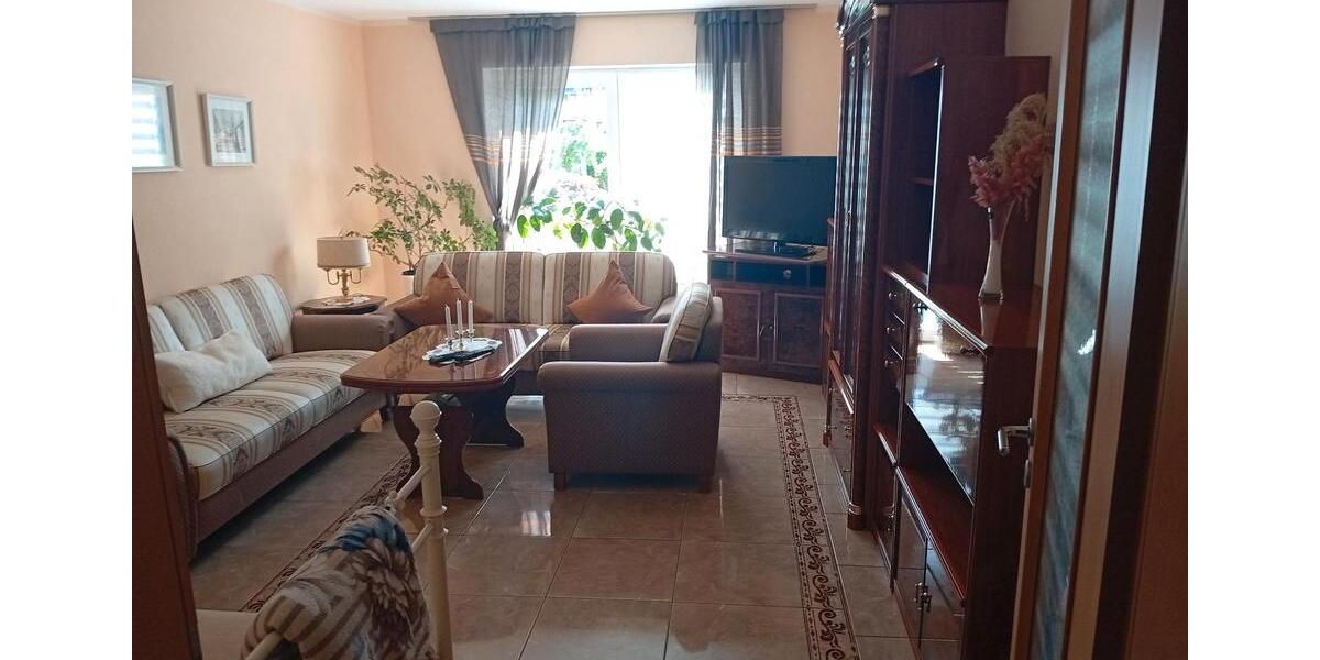 Erdgeschoßwohnung Pinneberg - 2 Zimmer, 87 m&sup2;, 1.700&euro; | Angebot:25756508