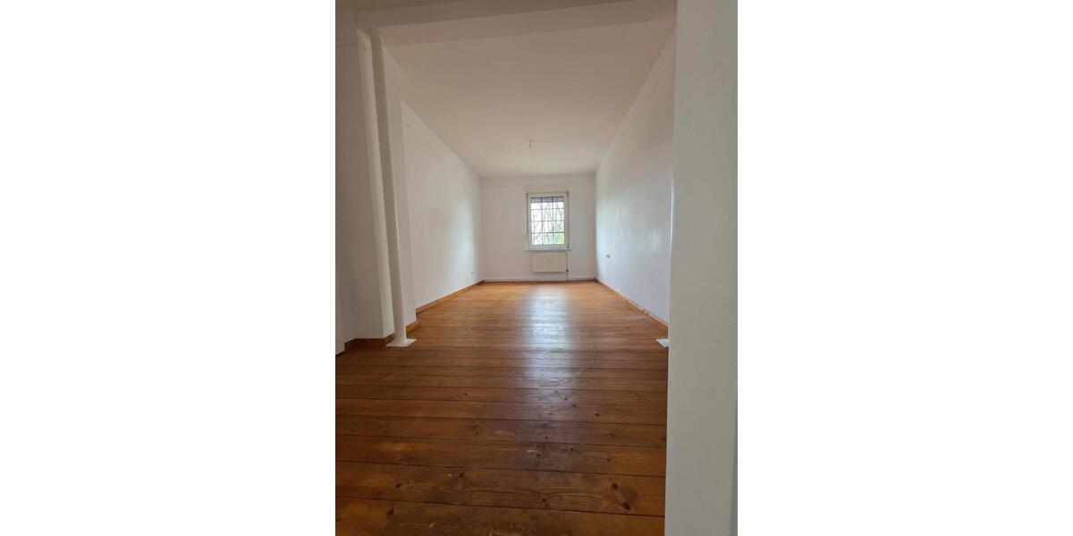 Dachgeschoßwohnung Porta Westfalica - 2.5 Zimmer, 90 m&sup2;, 750&euro; | Angebot:25353890