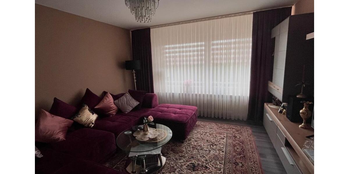 Großzügige, helle 3-Zi. mobilierte Wohnung mit Essbereich, Balkon 3 zimmer