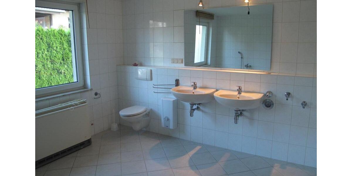 Etagenwohnung Neukirch/Lausitz Lausitz - 3 Zimmer, 111 m&sup2;, 610&euro; | Angebot:25362037