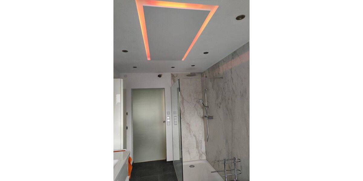 Etagenwohnung Holzheim - 5 Zimmer, 120 m&sup2;, 1.350&euro; | Angebot:26840382