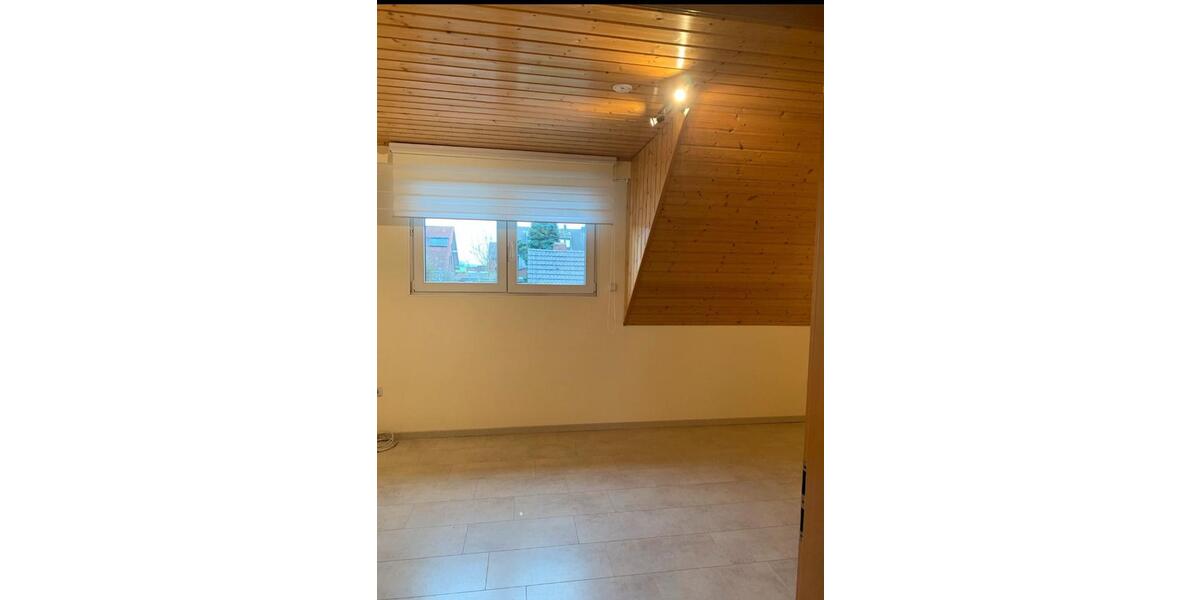 Dachgeschoßwohnung Linnich - 4 Zimmer, 123 m&sup2;, 1.450&euro; | Angebot:26697906