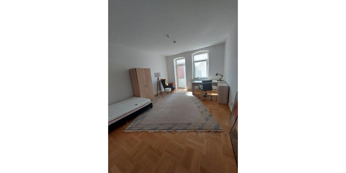 Zimmer in 3er WG Studierende der Finanzakademie 1 zimmer