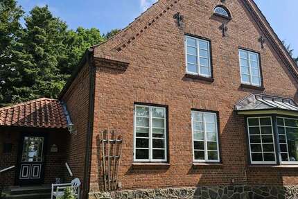 Haus zum Mieten in Schülldorf 1.200 € 150 m²