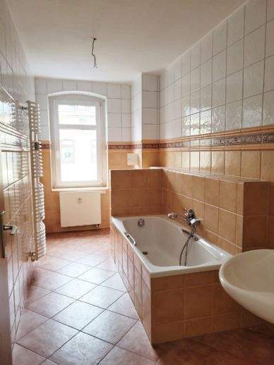 Etagenwohnung Waldheim - 2 Zimmer, 62 m&sup2;, 350&euro; | Angebot:24595852