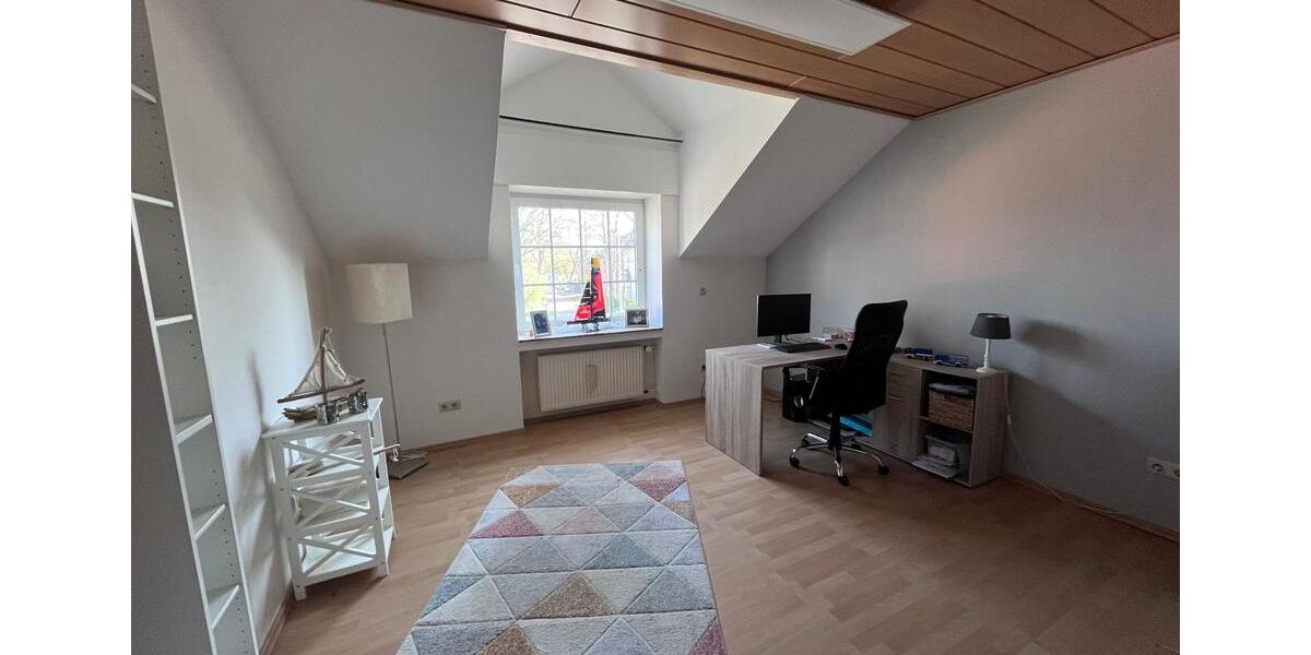 Mehrfamilienhaus, Wohnhaus Bergheim - 4 Zimmer, 167 m&sup2;, 2.080&euro; | Angebot:25899926