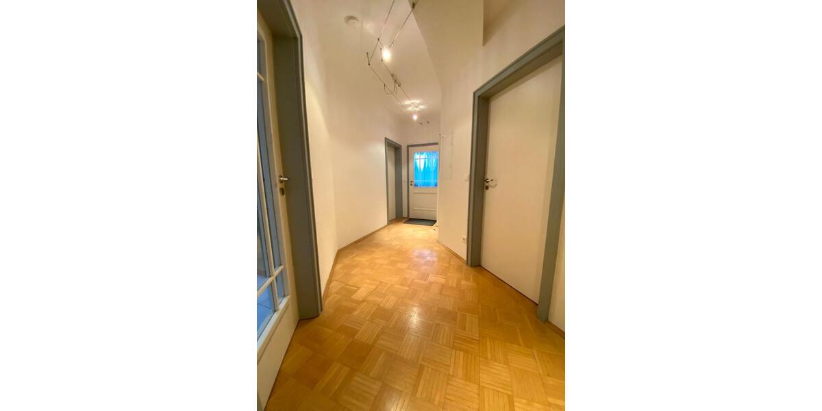 Etagenwohnung Bayreuth City - 3 Zimmer, 110 m&sup2;, 1.100&euro; | Angebot:26238596