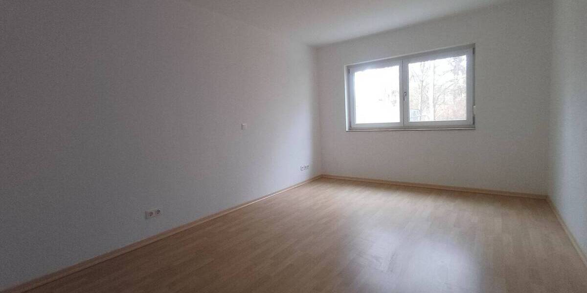Etagenwohnung Zwickau Niederplanitz - 2 Zimmer, 63 m&sup2;, 499&euro; | Angebot:26170930