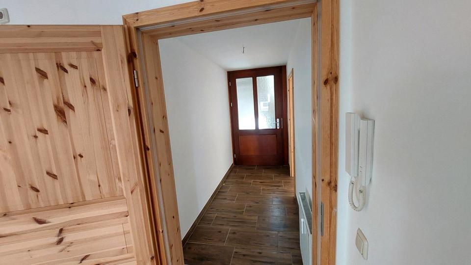Etagenwohnung Roßwein - 2 Zimmer, 72 m&sup2;, 450&euro; | Angebot:24627450