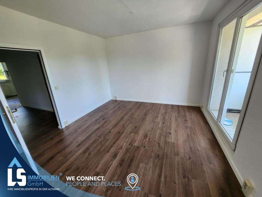 Wohnung zum Mieten in Wolfen 300 € 56 m² 3 zimmer