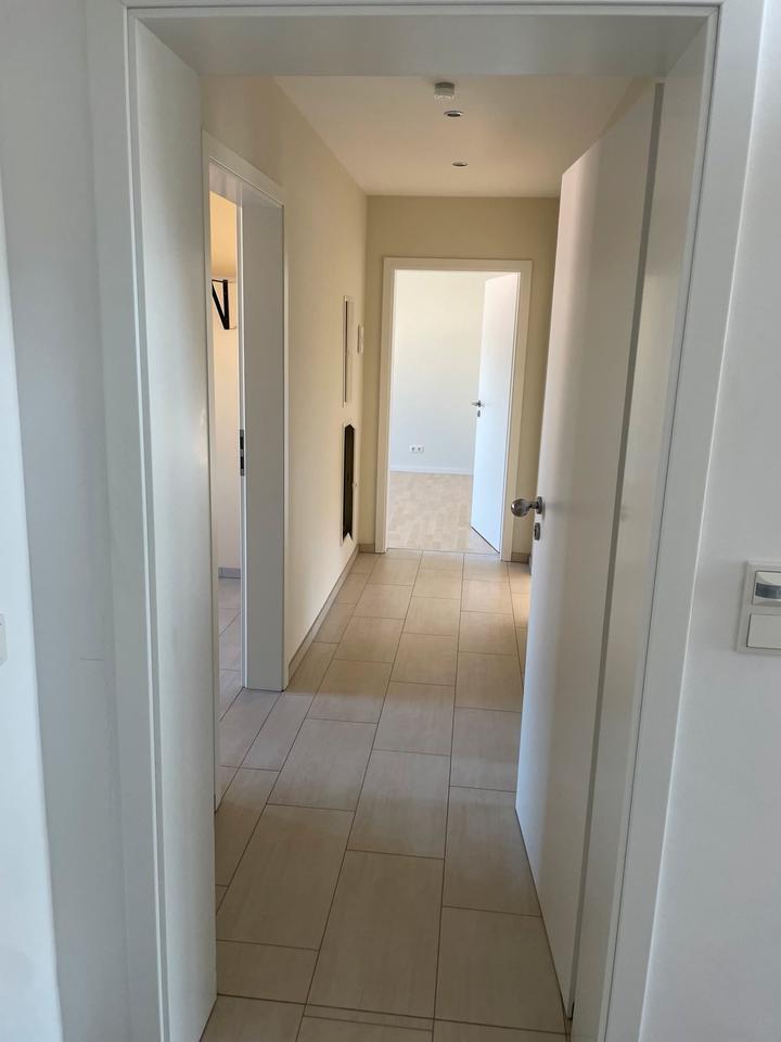 Helle 2-Zimmer-Wohnung (60 m²) – Küche zur Übernahme