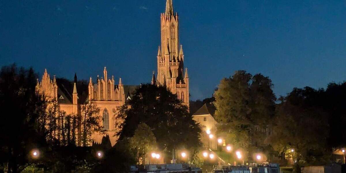 Etagenwohnung Malchow - 3 Zimmer, 200 m&sup2;, 1.250&euro; | Angebot:25707569