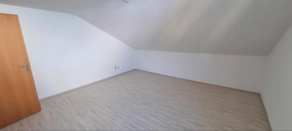 Dachgeschoßwohnung Nittenau - 4 Zimmer, 90 m&sup2;, 800&euro; | Angebot:25960610