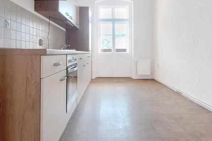 2 Zimmer mit Balkon, Einbauküche & neuer Gründerzeitfassade – zentral wohnen, entspannt ankommen! zimmer