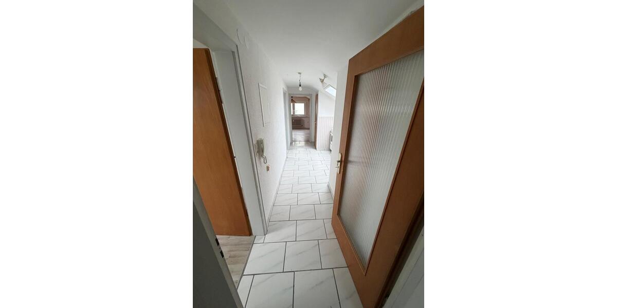 Dachgeschoßwohnung Weinstadt - 2 Zimmer, 50 m&sup2;, 1.100&euro; | Angebot:24741595