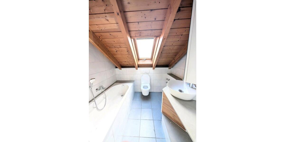 Dachgeschoßwohnung Mutterstadt - 3 Zimmer, 95 m&sup2;, 1.300&euro; | Angebot:27556525