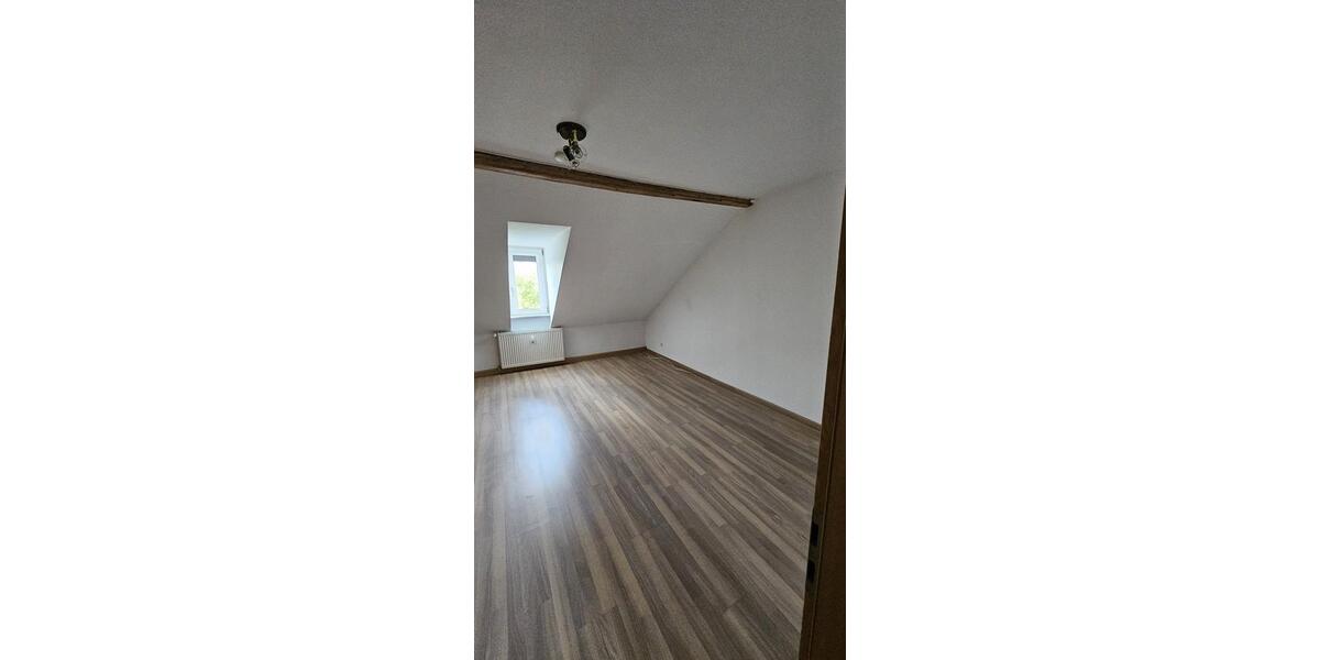 Dachgeschoßwohnung Naumburg (Saale) - 4 Zimmer, 125 m&sup2;, 1.100&euro; | Angebot:24841627