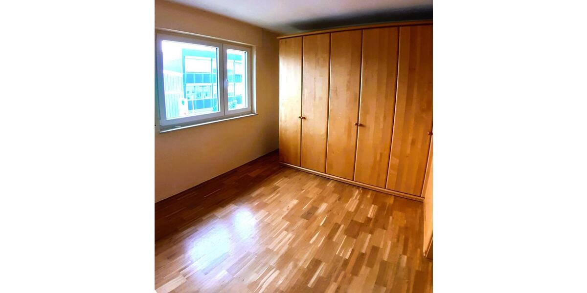 Doppelhaushälfte Goldbach - 6 Zimmer, 135 m&sup2;, 1.550&euro; | Angebot:23760573