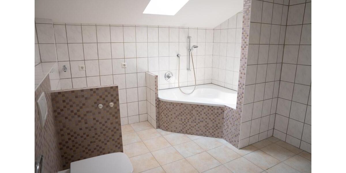 Exklusive Doppelhaushälfte in Landau zu vermieten (hochwertig) 4 zimmer