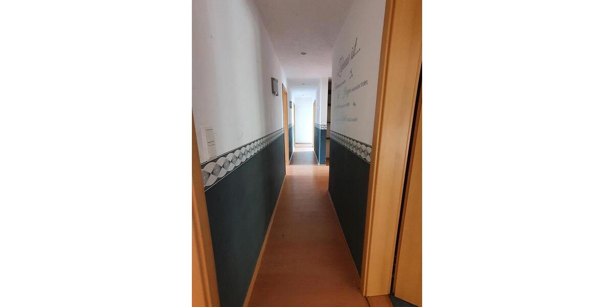 Etagenwohnung Güsten - 4.5 Zimmer, 100 m&sup2;, 570&euro; | Angebot:26068987