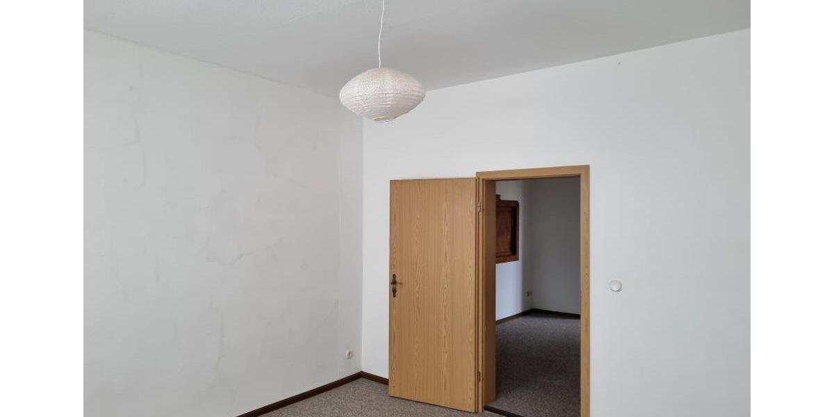 Erdgeschoßwohnung Güstrow - 3 Zimmer, 79 m&sup2;, 550&euro; | Angebot:26578840