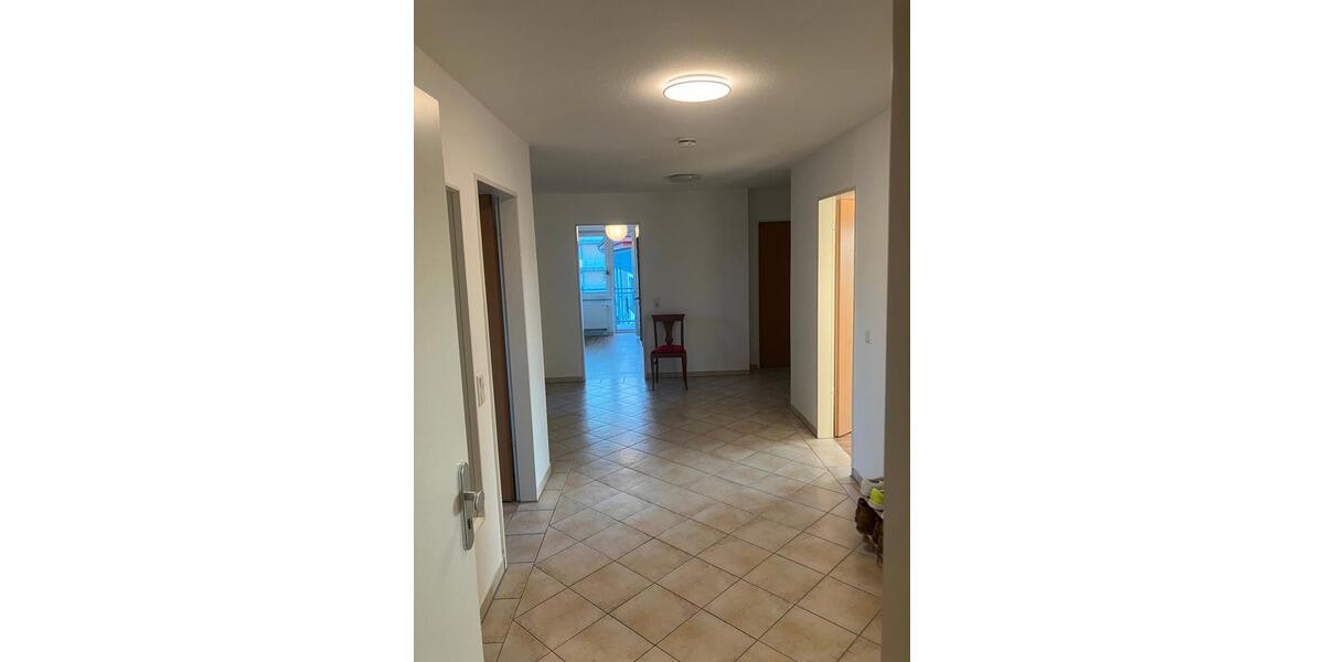 Etagenwohnung Oldenburg Kreyenbrück - 4 Zimmer, 130 m&sup2;, 1.200&euro; | Angebot:25350574