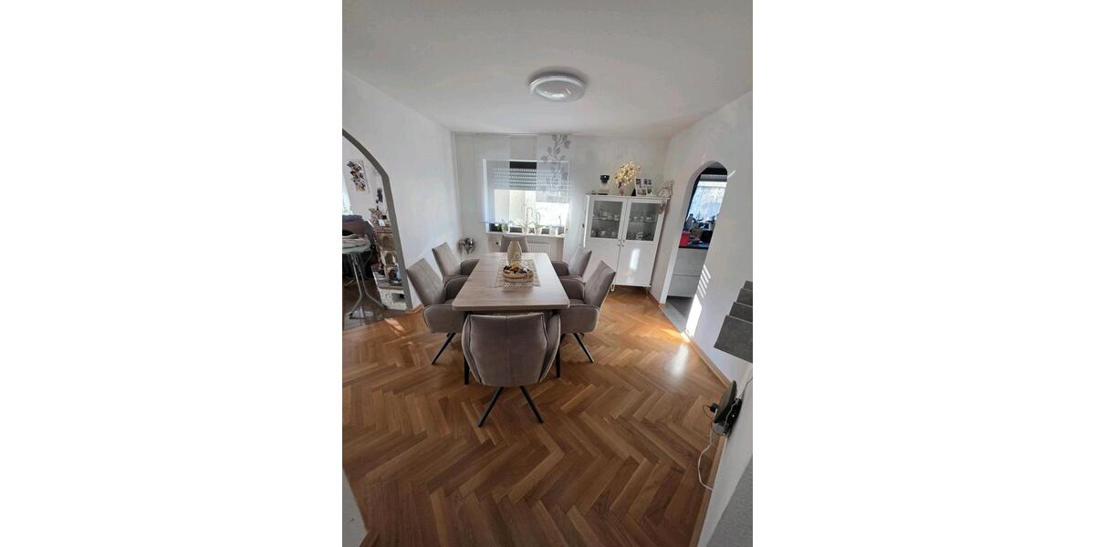 Etagenwohnung Saarbrücken Dudweiler - 3 Zimmer, 87 m&sup2;, 780&euro; | Angebot:26023306