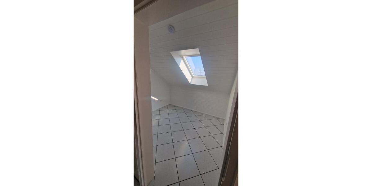 Dachgeschoßwohnung Rülzheim - 1.5 Zimmer, 30 m&sup2;, 385&euro; | Angebot:25960694