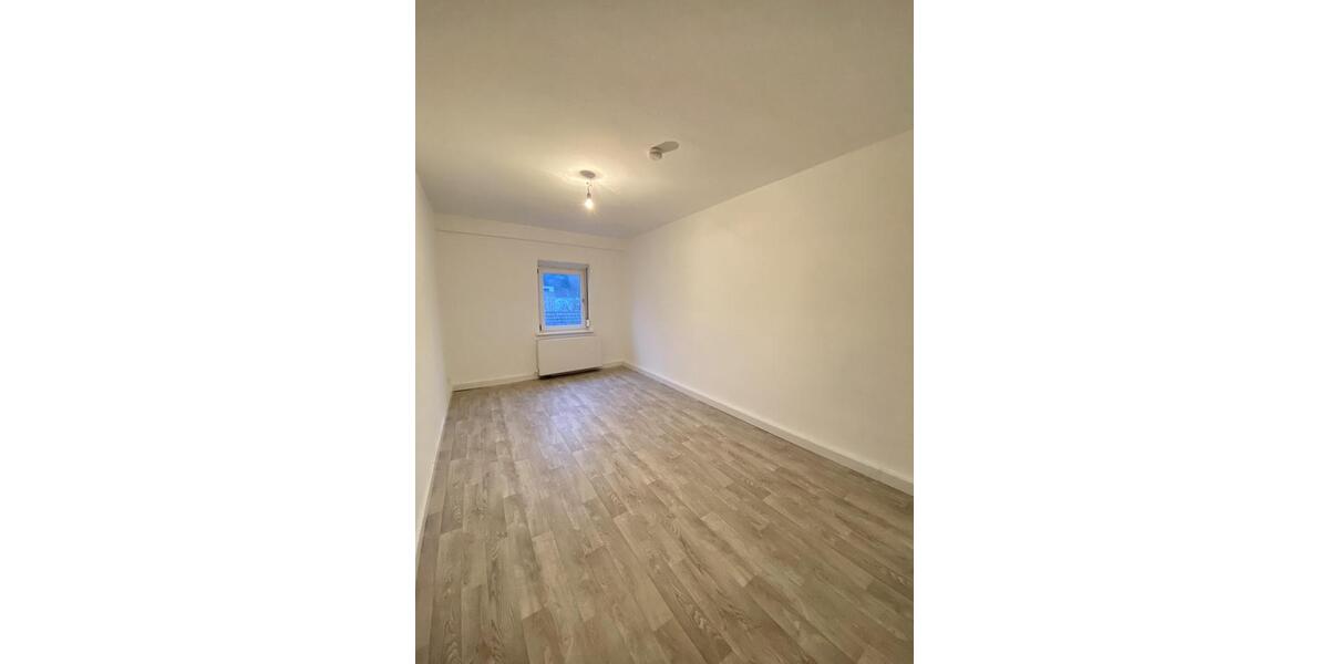 Lichtdurchflutet & Zentral: renovierte 3-Zimmer-Wohnung mit Garten 3 zimmer