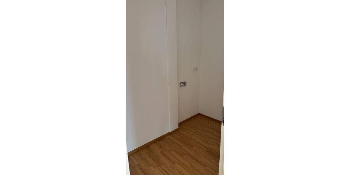 Etagenwohnung Offenbach am Main Hafen - 4 Zimmer, 154 m&sup2;, 2.695&euro; | Angebot:24277698