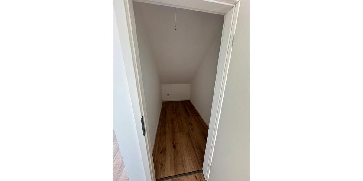 Dachgeschoßwohnung Schwanewede - 5 Zimmer, 120 m&sup2;, 1.100&euro; | Angebot:24667350