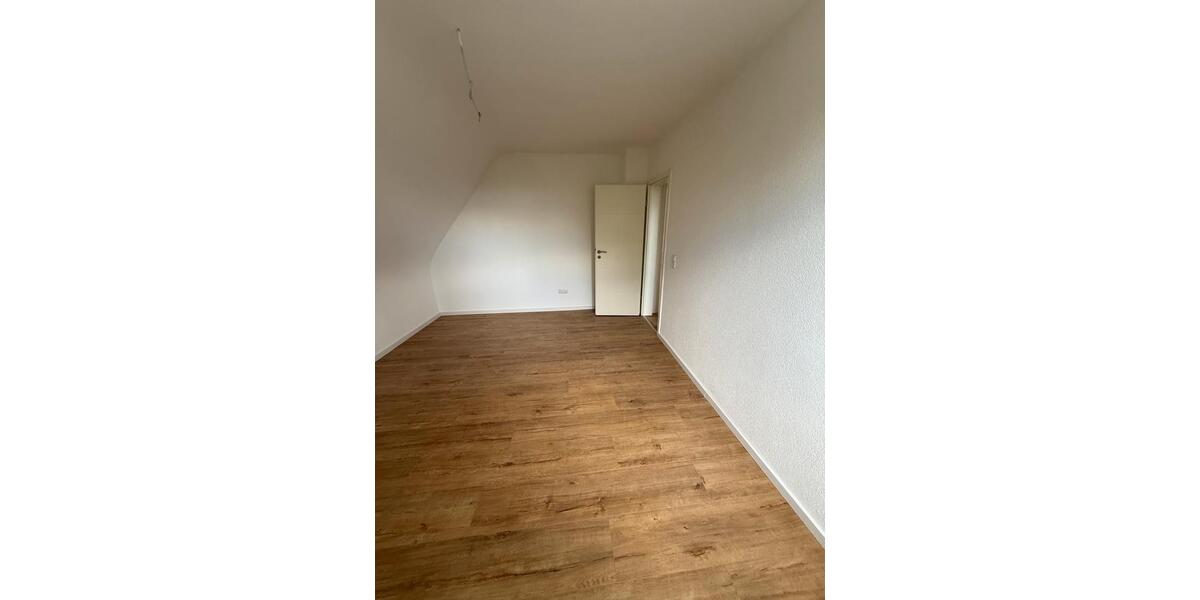 Dachgeschoßwohnung Breuna - 2 Zimmer, 65 m&sup2;, 690&euro; | Angebot:26637942