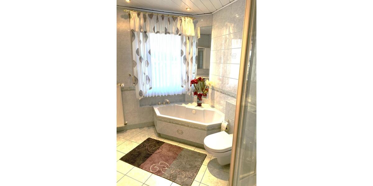 Erdgeschoßwohnung Wehretal - 4 Zimmer, 115 m&sup2;, 800&euro; | Angebot:25841075