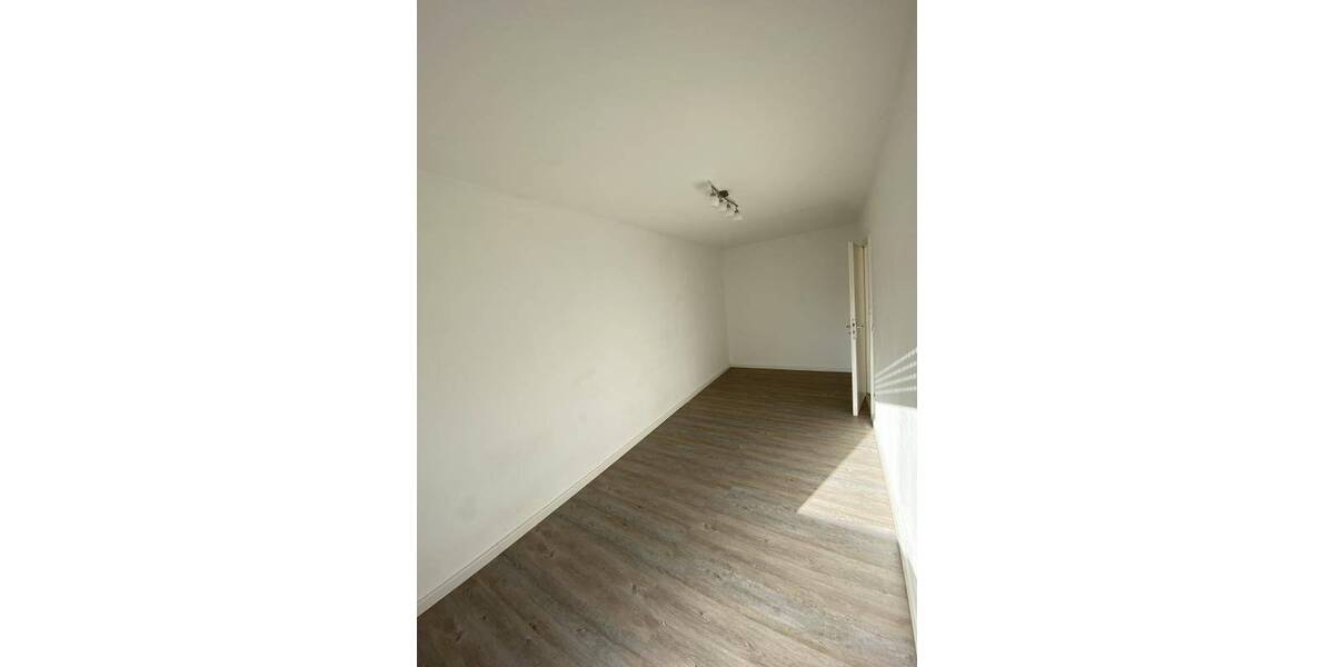 Etagenwohnung Mittweida - 2 Zimmer, 36 m&sup2;, 345&euro; | Angebot:26028003