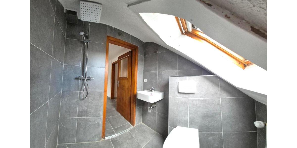 Dachgeschoßwohnung Saarbrücken West - 3 Zimmer, 50 m&sup2;, 600&euro; | Angebot:26536779