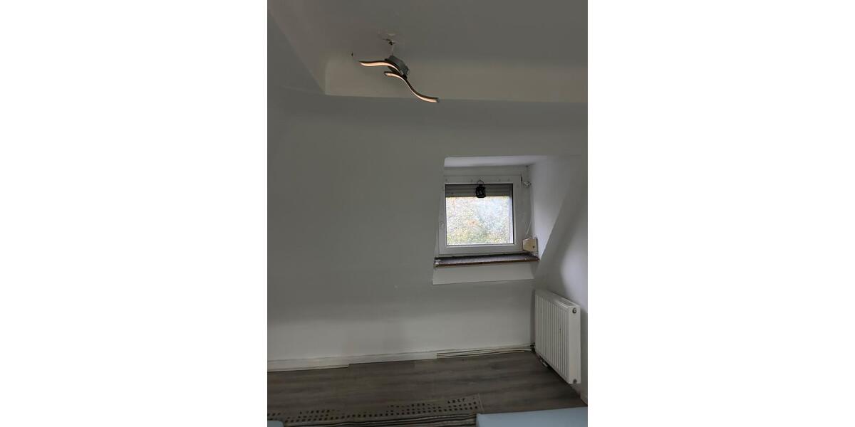 Dachgeschoßwohnung Völklingen - 6 Zimmer, 110 m&sup2;, 800&euro; | Angebot:25760210