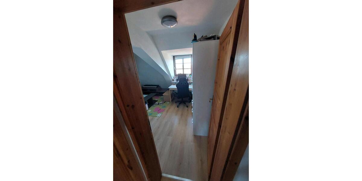 Dachgeschoßwohnung Gernsbach - 3 Zimmer, 68 m&sup2;, 1.000&euro; | Angebot:25540104