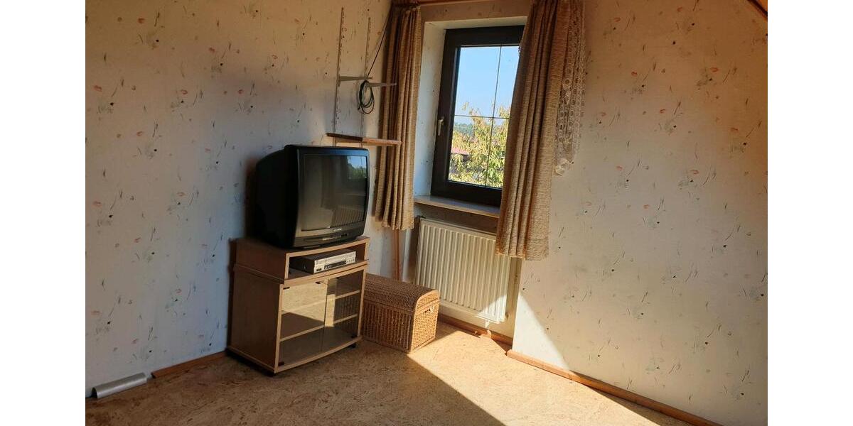 Neu renovierte 5 Zimmer Wohnung Mietshaus Mietwohnung 6 zimmer