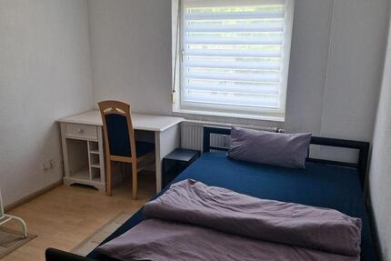 Zimmer frei in 3-er Frauen-WG (auch für kurze Zeit) zimmer