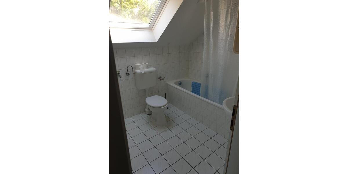 Dachgeschoßwohnung Sondershausen - 2.5 Zimmer, 72 m&sup2;, 430&euro; | Angebot:24409909
