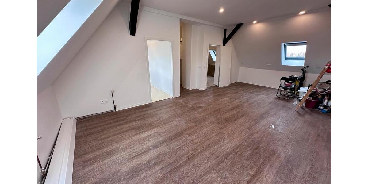 Dachgeschoßwohnung Zerbst (Anhalt) - 2 Zimmer, 62 m&sup2;, 480&euro; | Angebot:25837944