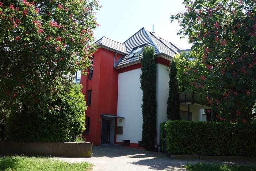 Toplage in Karlsruhe-Rüppurr: Gepflegte 2-Zi.-Wohnung mit Einbauküche