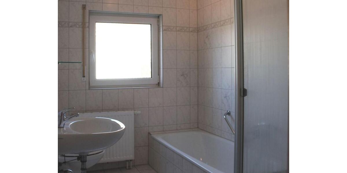 Erdgeschoßwohnung Sulzfeld - 3 Zimmer, 71 m&sup2;, 800&euro; | Angebot:26563494