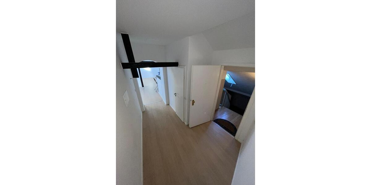 Erstbezug nach Modernisierung: Charmante 1-Zimmer-Dachgeschosswohnung mit EBK 1 zimmer