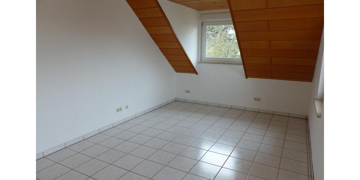 Dachgeschoßwohnung Bönnigheim - 1 Zimmer, 32 m&sup2;, 350&euro; | Angebot:24787155
